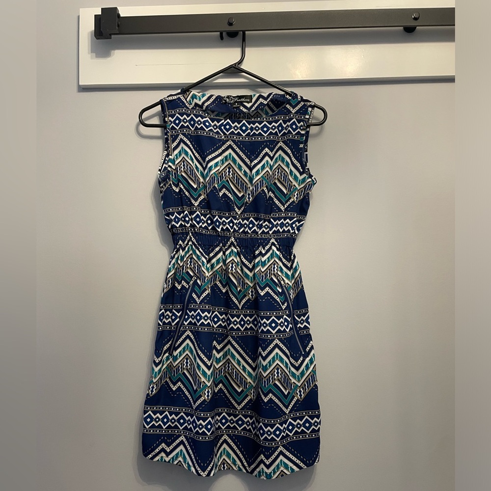 Blue Feathers Chevron Patterned Mini Dress Women’s Size Small